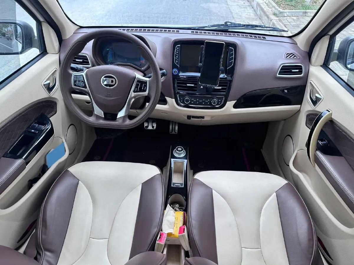 2018 BaoJun 310W 1.5L 112HP L4 5AMT,autocango,china used car exporter,china ev exporter,chinese used car exporter,chinese used ev exporter