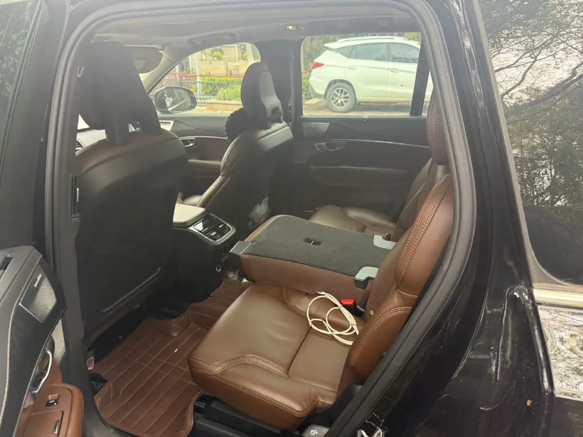 2020 Volvo XC90 2.0T 320HP L4 8AT,autocango,china used car exporter,china ev exporter,chinese used car exporter,chinese used ev exporter