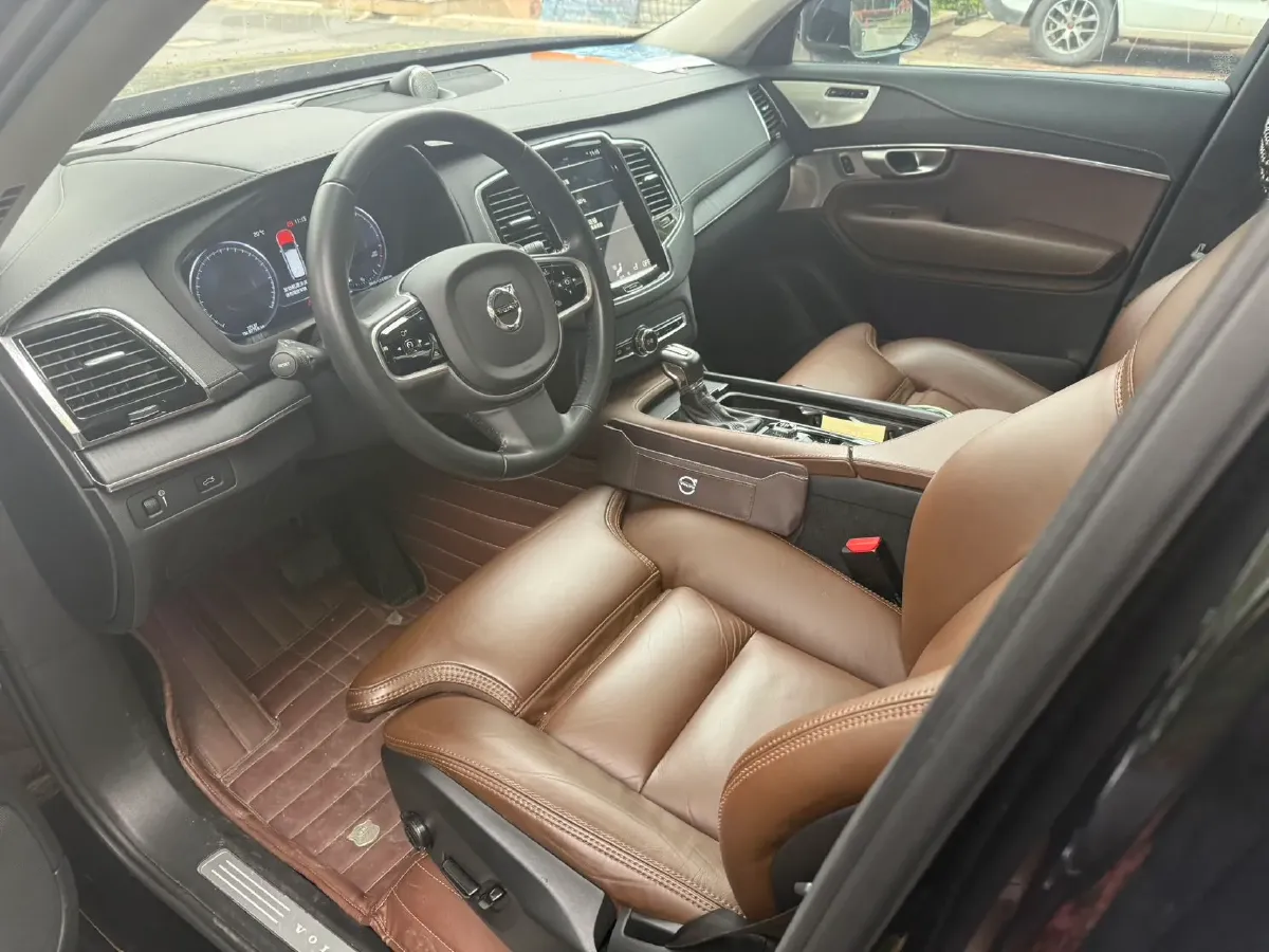 2020 Volvo XC90 2.0T 320HP L4 8AT,autocango,china used car exporter,china ev exporter,chinese used car exporter,chinese used ev exporter