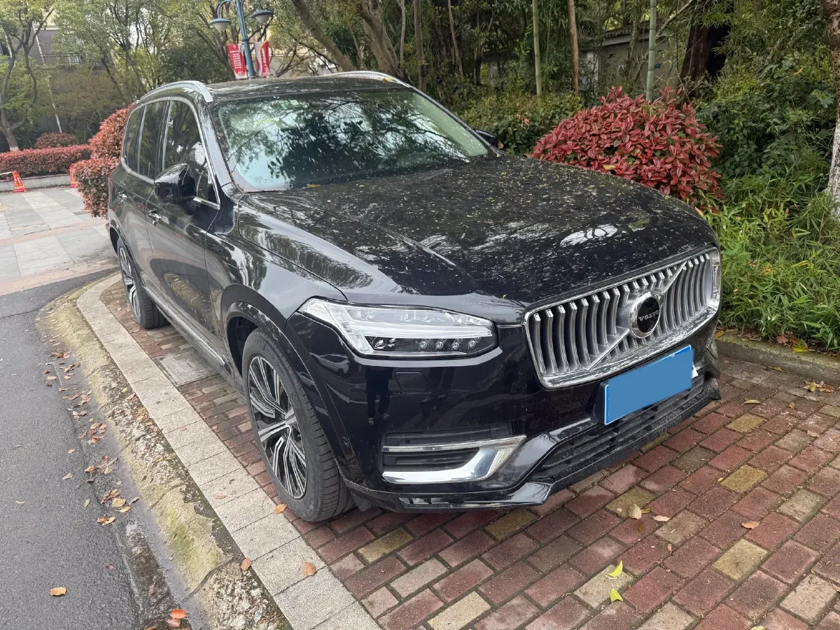 2020 Volvo XC90 2.0T 320HP L4 8AT,autocango,china used car exporter,china ev exporter,chinese used car exporter,chinese used ev exporter