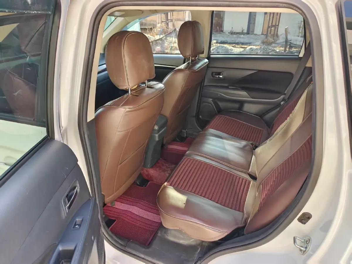 2021 Mitsubishi Outlander 2.0L 166HP L4 CVT,autocango,china used car exporter,china ev exporter,chinese used car exporter,chinese used ev exporter