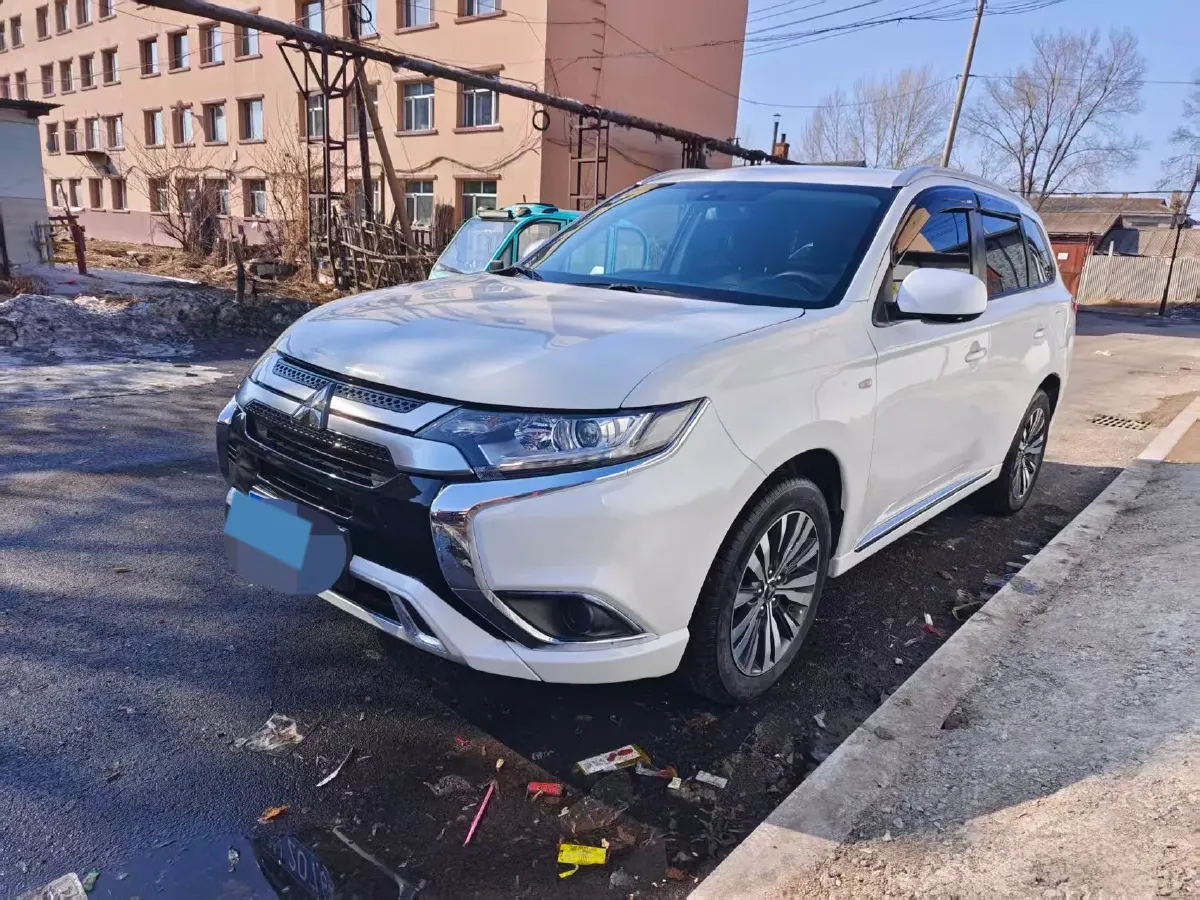 2021 Mitsubishi Outlander 2.0L 166HP L4 CVT,autocango,china used car exporter,china ev exporter,chinese used car exporter,chinese used ev exporter