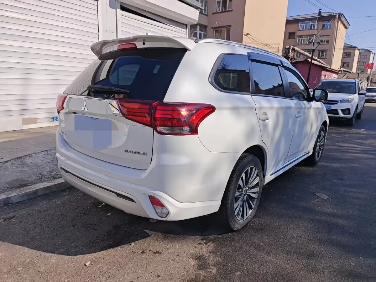 2021 Mitsubishi Outlander 2.0L 166HP L4 CVT,autocango,china used car exporter,china ev exporter,chinese used car exporter,chinese used ev exporter