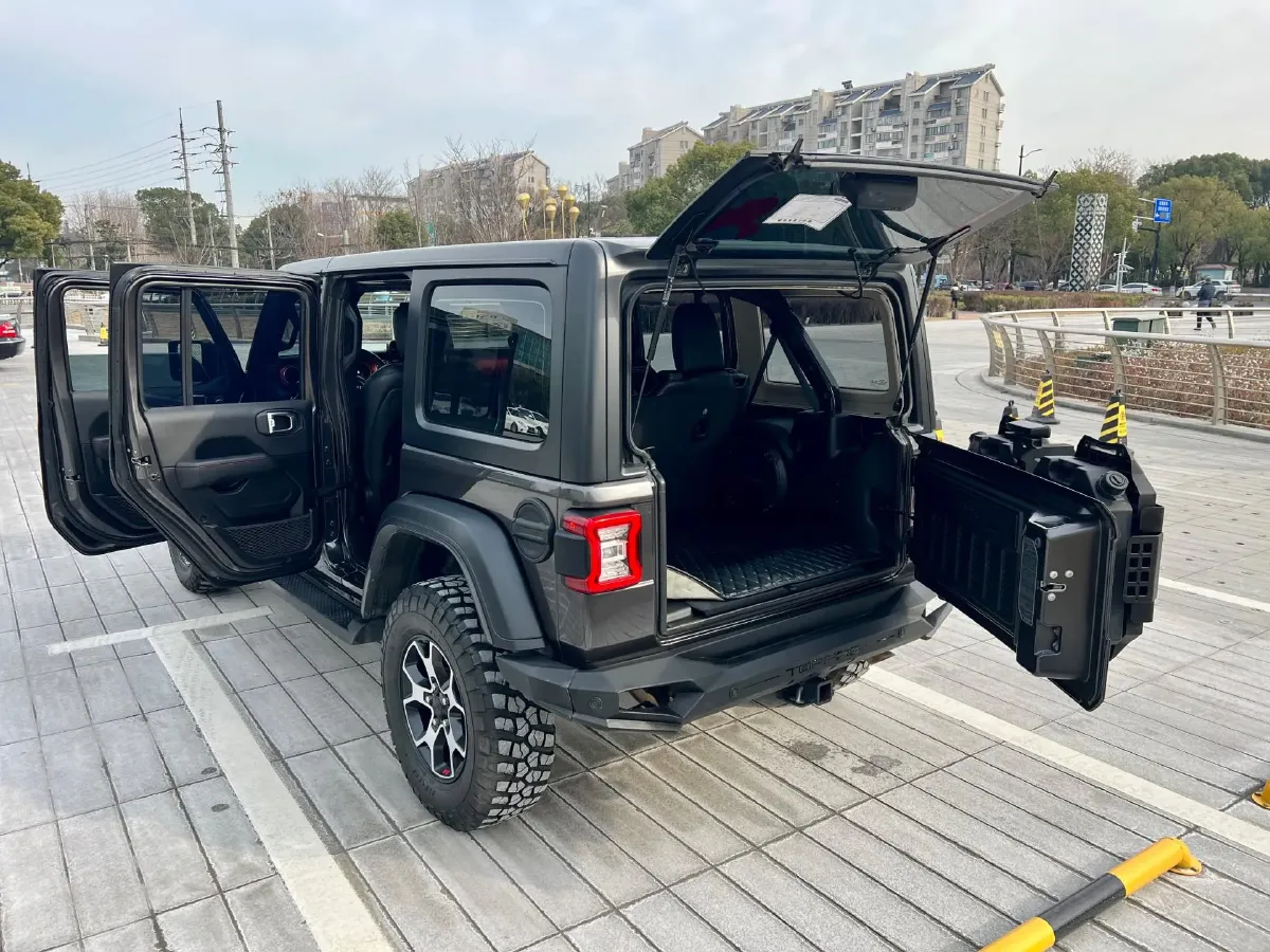 2021 Jeep Wrangler 2.0T 266HP L4 8AT,autocango,china used car exporter,china ev exporter,chinese used car exporter,chinese used ev exporter