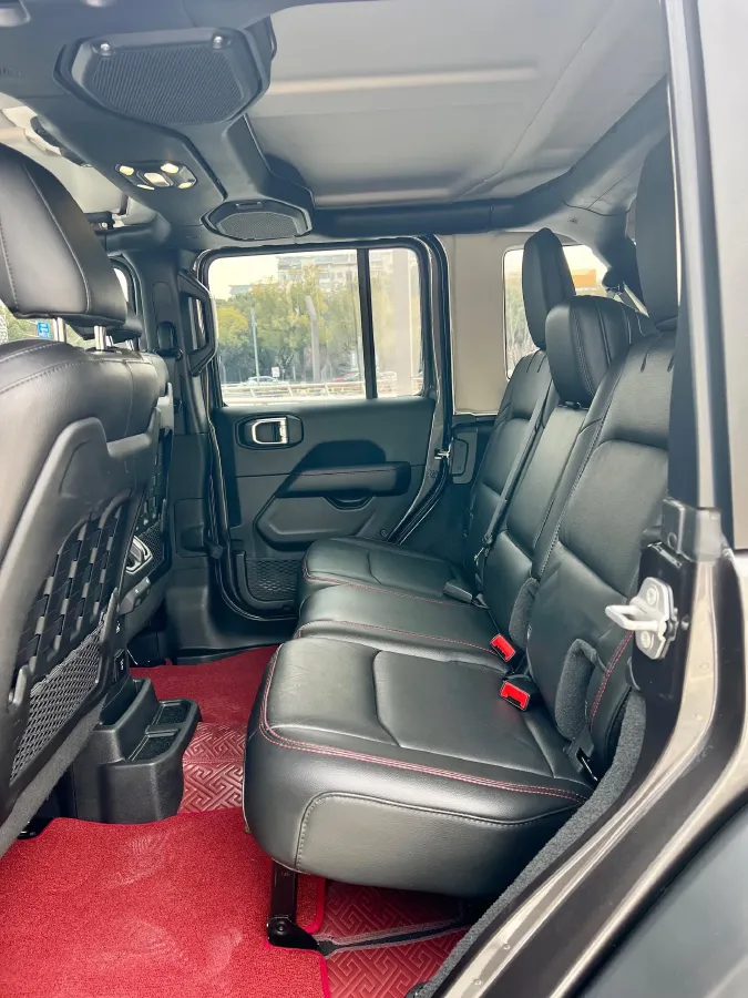 2021 Jeep Wrangler 2.0T 266HP L4 8AT,autocango,china used car exporter,china ev exporter,chinese used car exporter,chinese used ev exporter