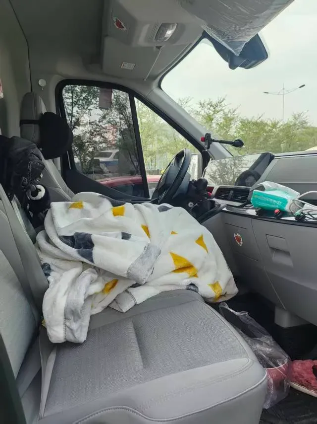 2024 Ford TransitT8 2.0T 154HP L4 7MT,autocango,china used car exporter,china ev exporter,chinese used car exporter,chinese used ev exporter