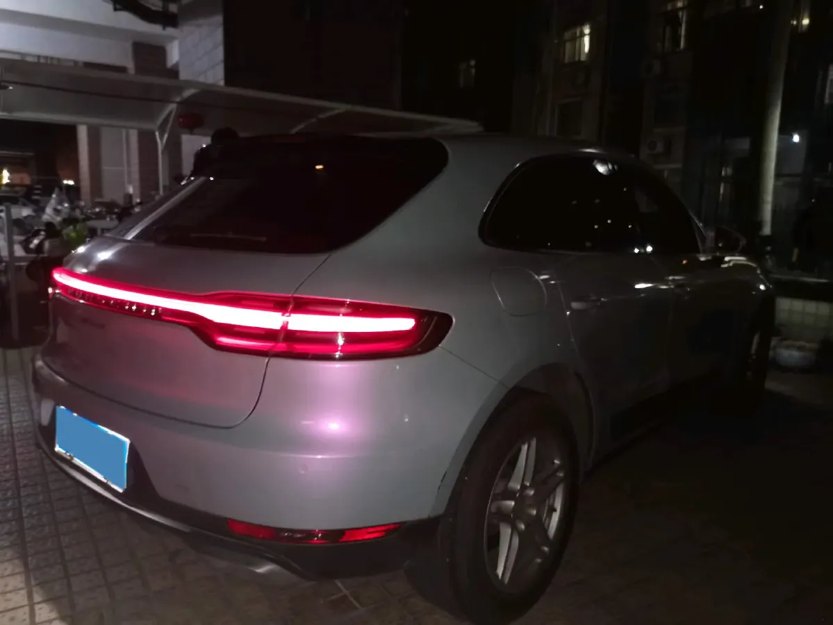 2018 Porsche Macan 2.0T 252HP L4 7DCT,autocango,china used car exporter,china ev exporter,chinese used car exporter,chinese used ev exporter