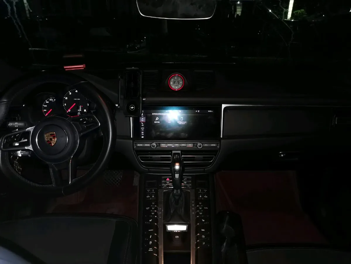 2018 Porsche Macan 2.0T 252HP L4 7DCT,autocango,china used car exporter,china ev exporter,chinese used car exporter,chinese used ev exporter