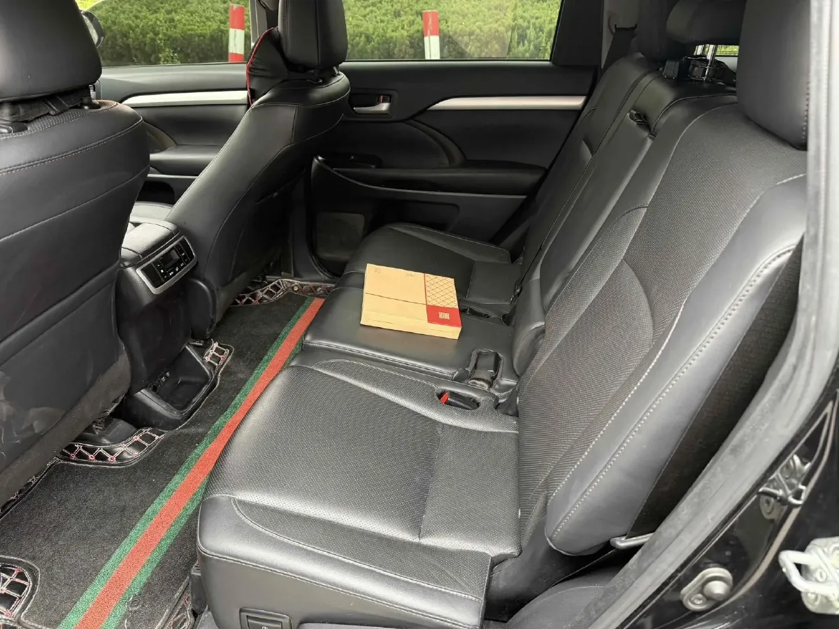 2021 Toyota Highlander 2.0T 220HP L4 6AT,autocango,china used car exporter,china ev exporter,chinese used car exporter,chinese used ev exporter