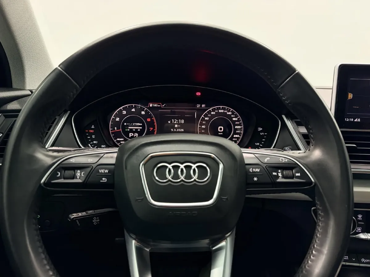 2020 Audi Q5L 2.0T 190HP L4 7DCT,autocango,china used car exporter,china ev exporter,chinese used car exporter,chinese used ev exporter