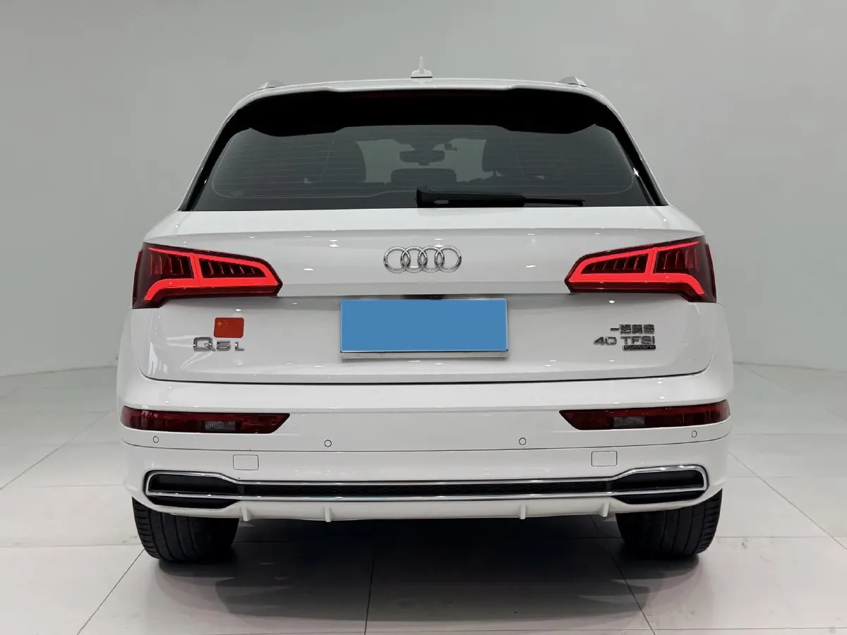 2020 Audi Q5L 2.0T 190HP L4 7DCT,autocango,china used car exporter,china ev exporter,chinese used car exporter,chinese used ev exporter
