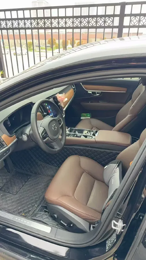 2025 Volvo S90 PHEV 2.0T 310HP L4 8AT PHEV 18.831KWH,autocango,china used car exporter,china ev exporter,chinese used car exporter,chinese used ev exporter