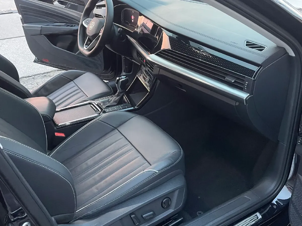 2022 Xpeng P7 BEV 60.2KWH,autocango,china used car exporter,china ev exporter,chinese used car exporter,chinese used ev exporter