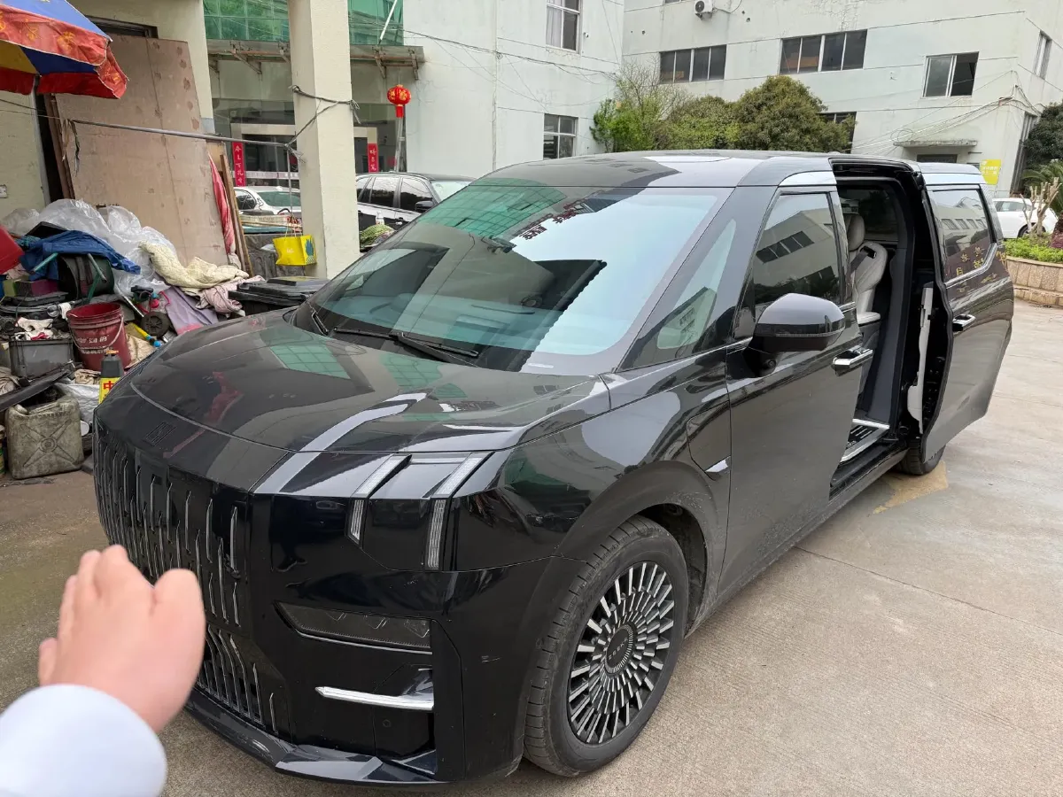 2022 Zeekr 009 BEV 116KWH,autocango,china used car exporter,china ev exporter,chinese used car exporter,chinese used ev exporter