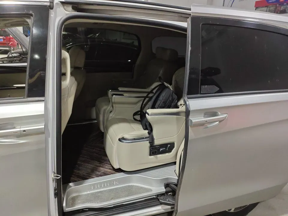 2021 Buick GL8 2.0T 237HP L4 9AT,autocango,china used car exporter,china ev exporter,chinese used car exporter,chinese used ev exporter