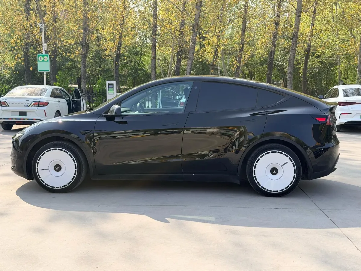 2022 Tesla Model Y BEV 60KWH,autocango,china used car exporter,china ev exporter,chinese used car exporter,chinese used ev exporter