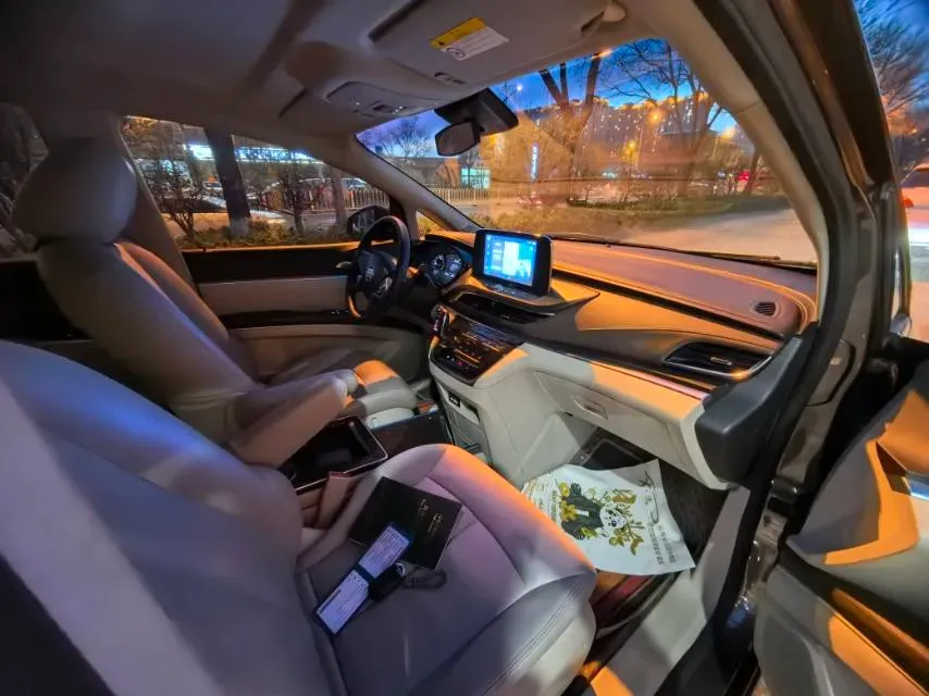 2021 Buick GL8 2.0T 237HP L4 9AT,autocango,china used car exporter,china ev exporter,chinese used car exporter,chinese used ev exporter