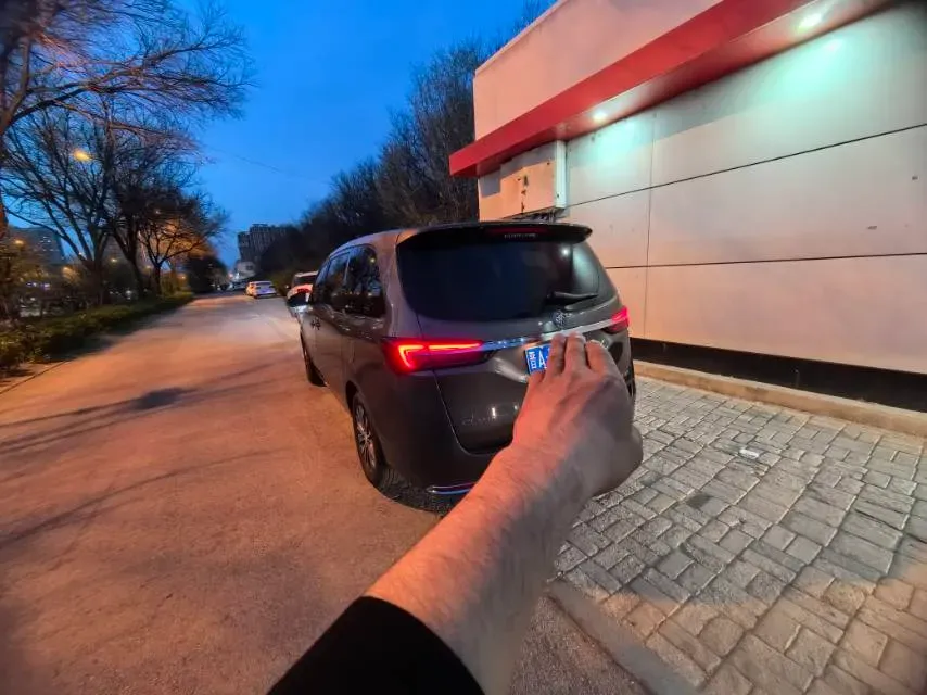 2021 Buick GL8 2.0T 237HP L4 9AT,autocango,china used car exporter,china ev exporter,chinese used car exporter,chinese used ev exporter