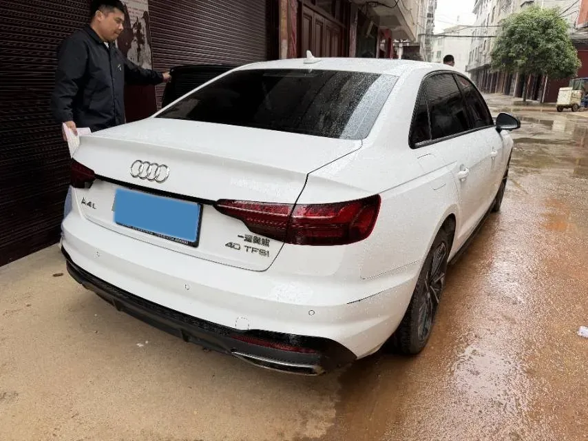 2022 Audi A4L 2.0T 190HP L4 7DCT,autocango,china used car exporter,china ev exporter,chinese used car exporter,chinese used ev exporter