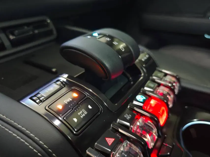 2023 FangChengBao Bao 5 1.5T 194HP L4 E-CVT PHEV 31.8KWH,autocango,china used car exporter,china ev exporter,chinese used car exporter,chinese used ev exporter