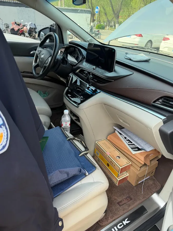 2020 Buick GL8 2.0T 237HP L4 9AT,autocango,china used car exporter,china ev exporter,chinese used car exporter,chinese used ev exporter