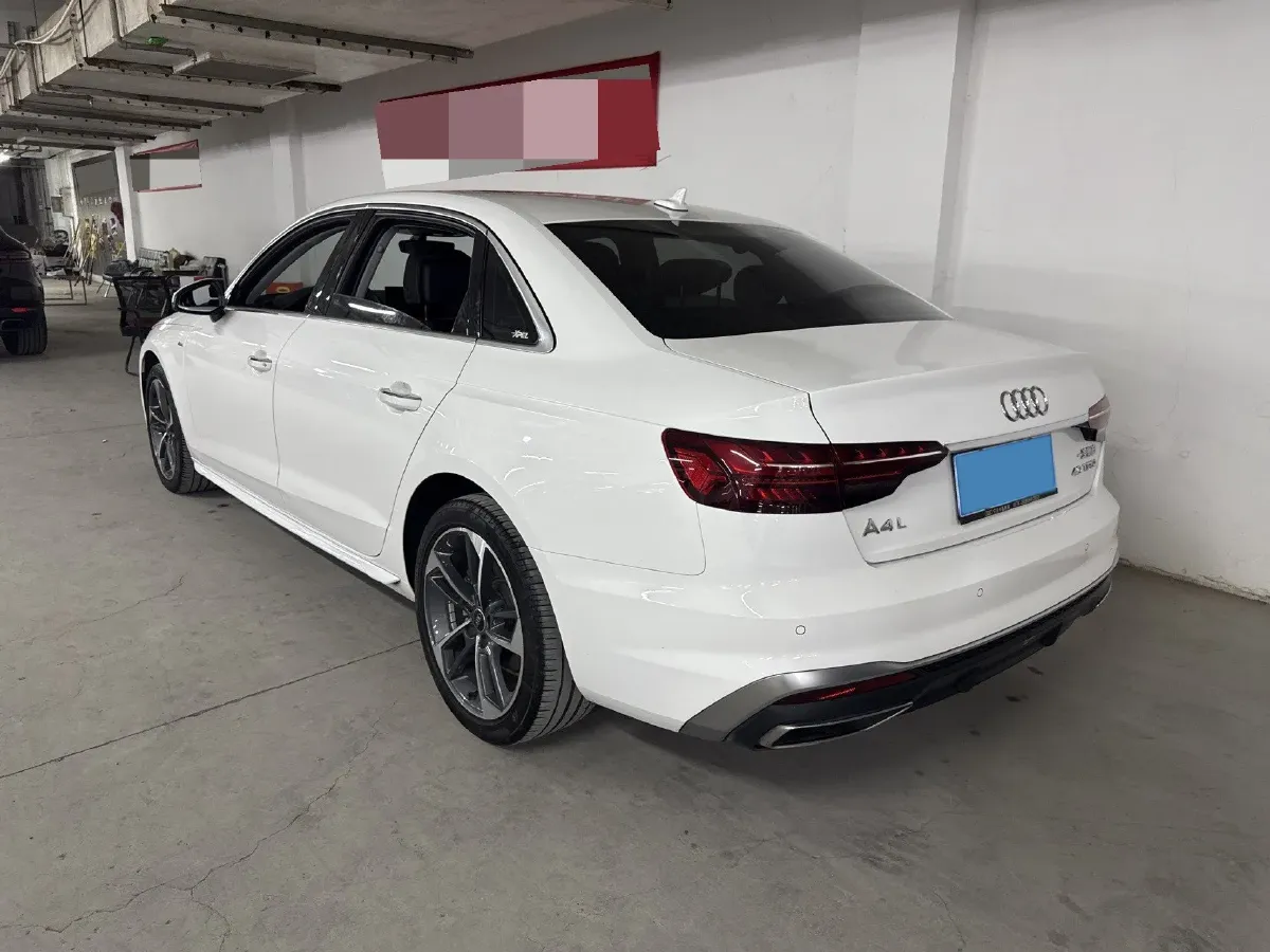 2022 Audi A4L 2.0T 190HP L4 7DCT,autocango,china used car exporter,china ev exporter,chinese used car exporter,chinese used ev exporter