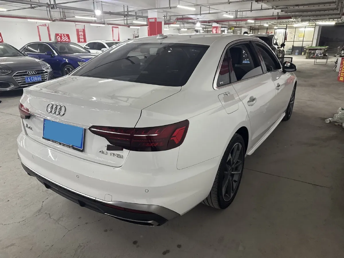 2022 Audi A4L 2.0T 190HP L4 7DCT,autocango,china used car exporter,china ev exporter,chinese used car exporter,chinese used ev exporter