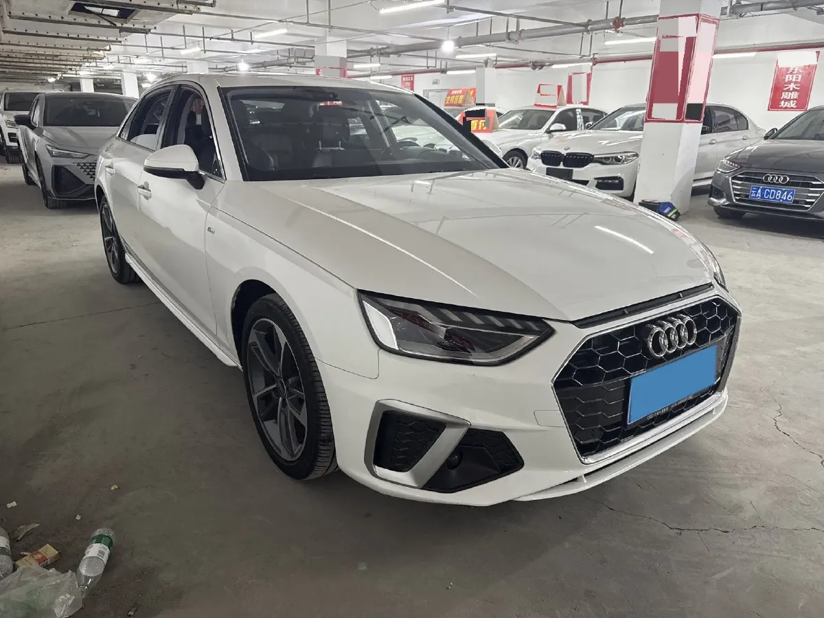 2022 Audi A4L 2.0T 190HP L4 7DCT,autocango,china used car exporter,china ev exporter,chinese used car exporter,chinese used ev exporter