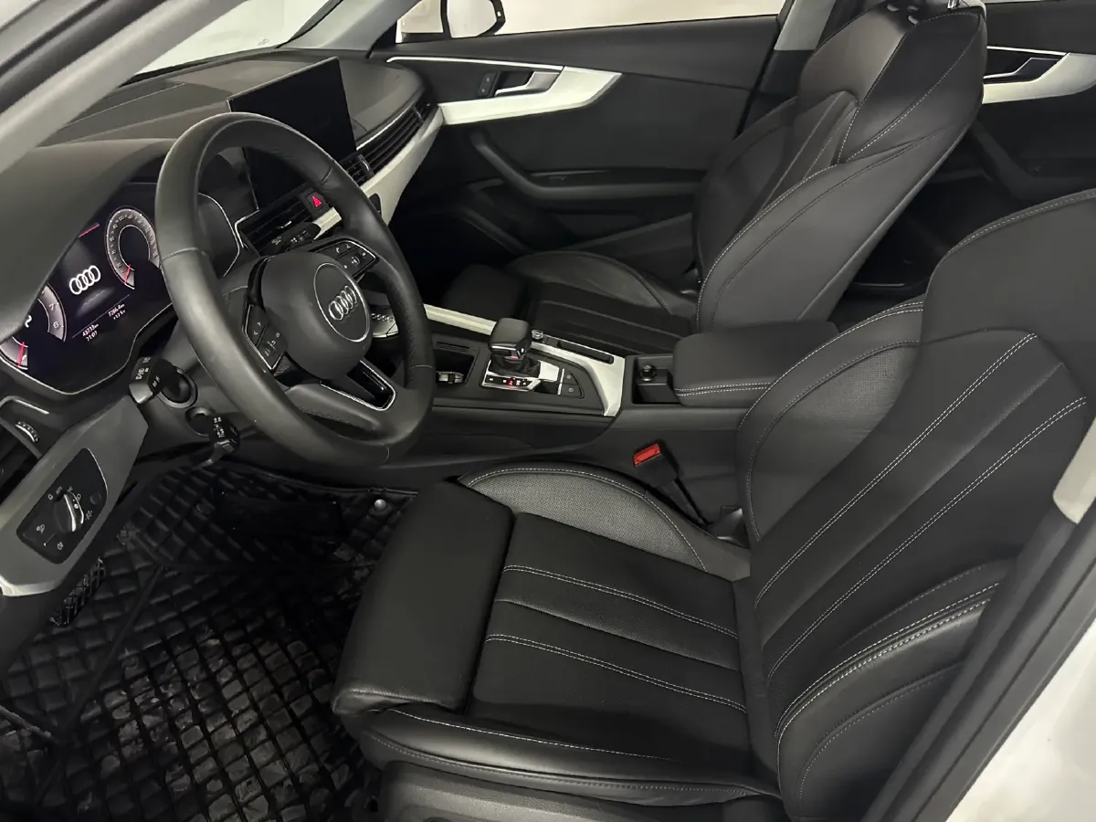 2022 Audi A4L 2.0T 190HP L4 7DCT,autocango,china used car exporter,china ev exporter,chinese used car exporter,chinese used ev exporter