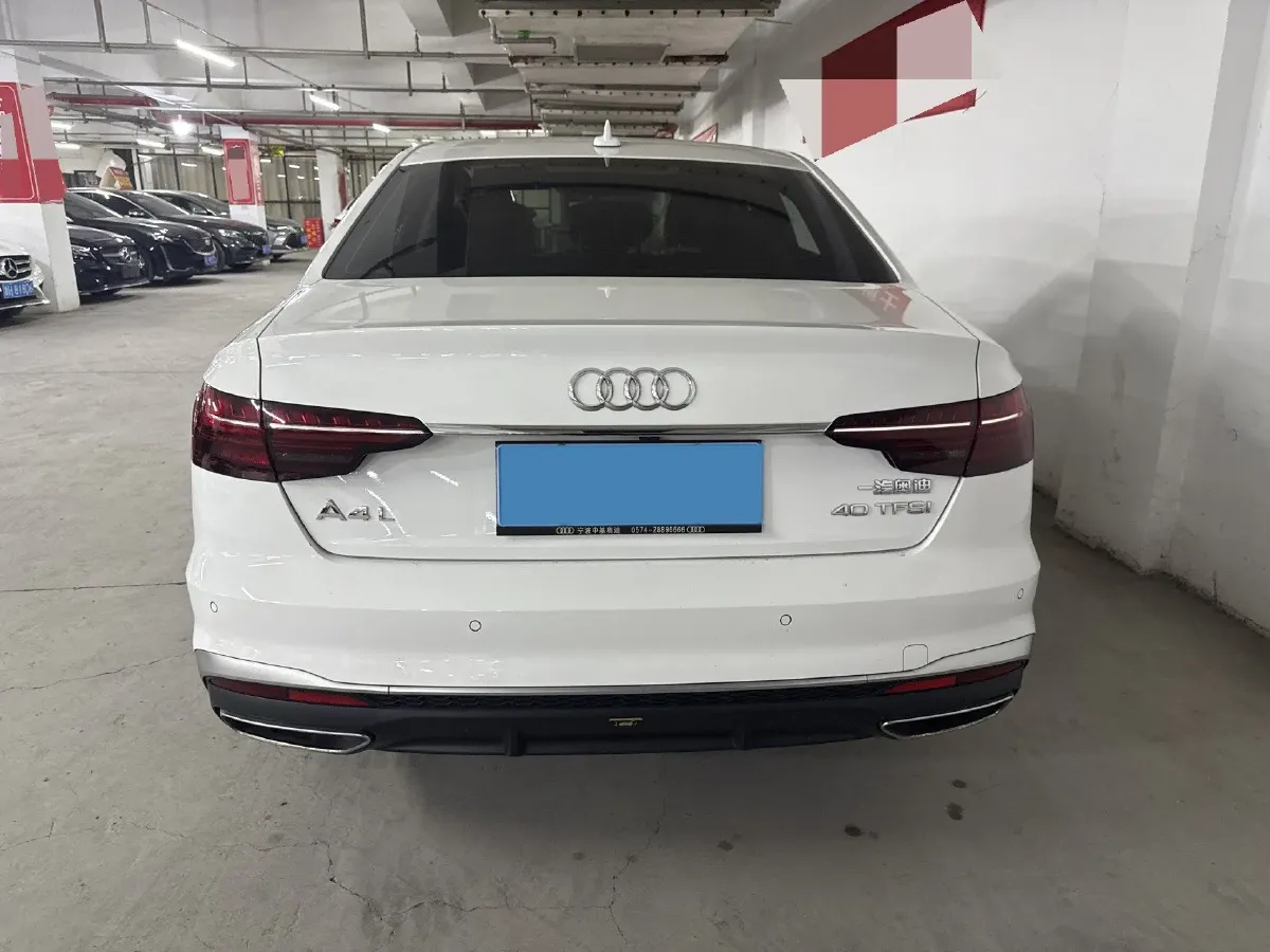 2022 Audi A4L 2.0T 190HP L4 7DCT,autocango,china used car exporter,china ev exporter,chinese used car exporter,chinese used ev exporter