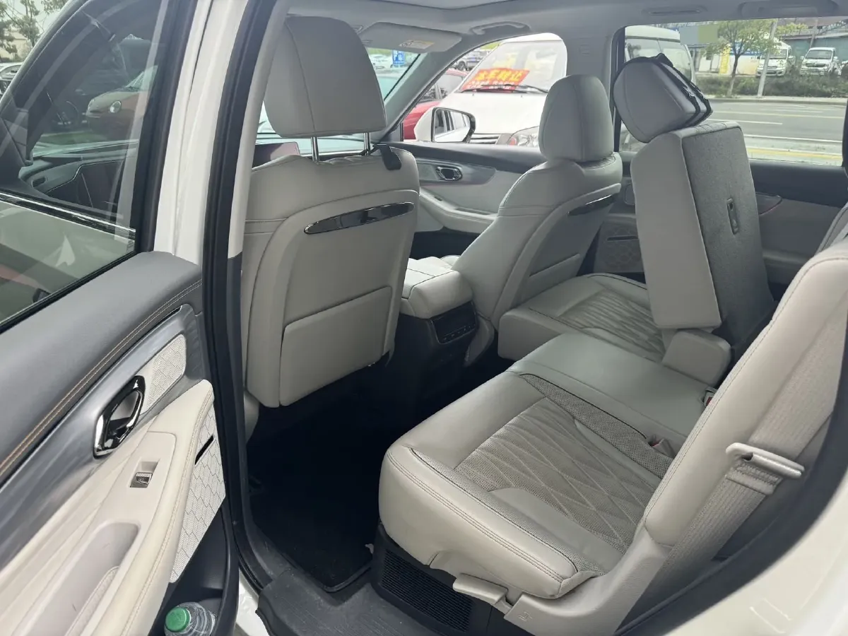 2022 GAC Trumpchi GS8 2.0T 190HP L4 E-CVT Hybrid,autocango,china used car exporter,china ev exporter,chinese used car exporter,chinese used ev exporter