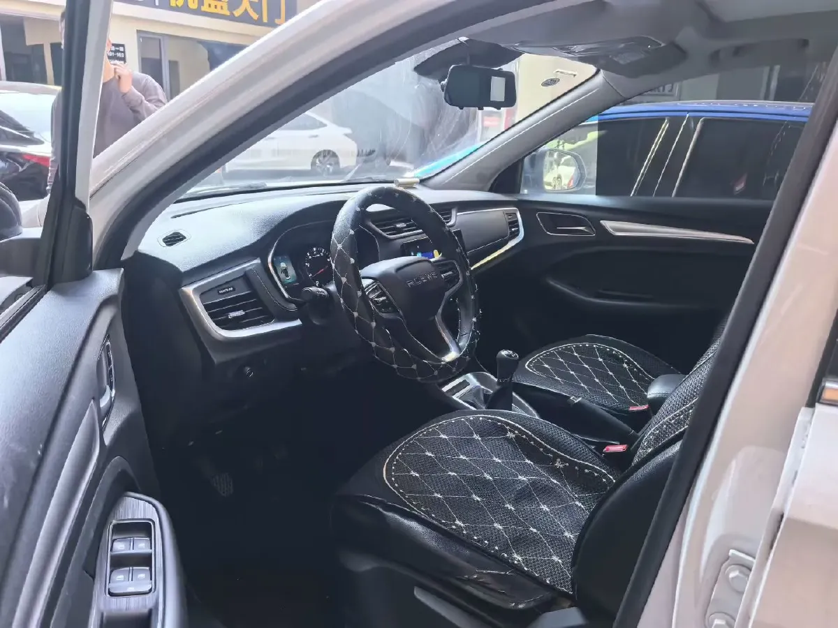 2021 Roewe RX3 1.6L 125HP L4 5MT,autocango,china used car exporter,china ev exporter,chinese used car exporter,chinese used ev exporter