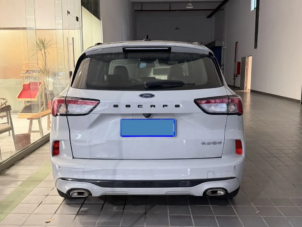 2023 Ford Escape 2.0T 248HP L4 8AT,autocango,china used car exporter,china ev exporter,chinese used car exporter,chinese used ev exporter