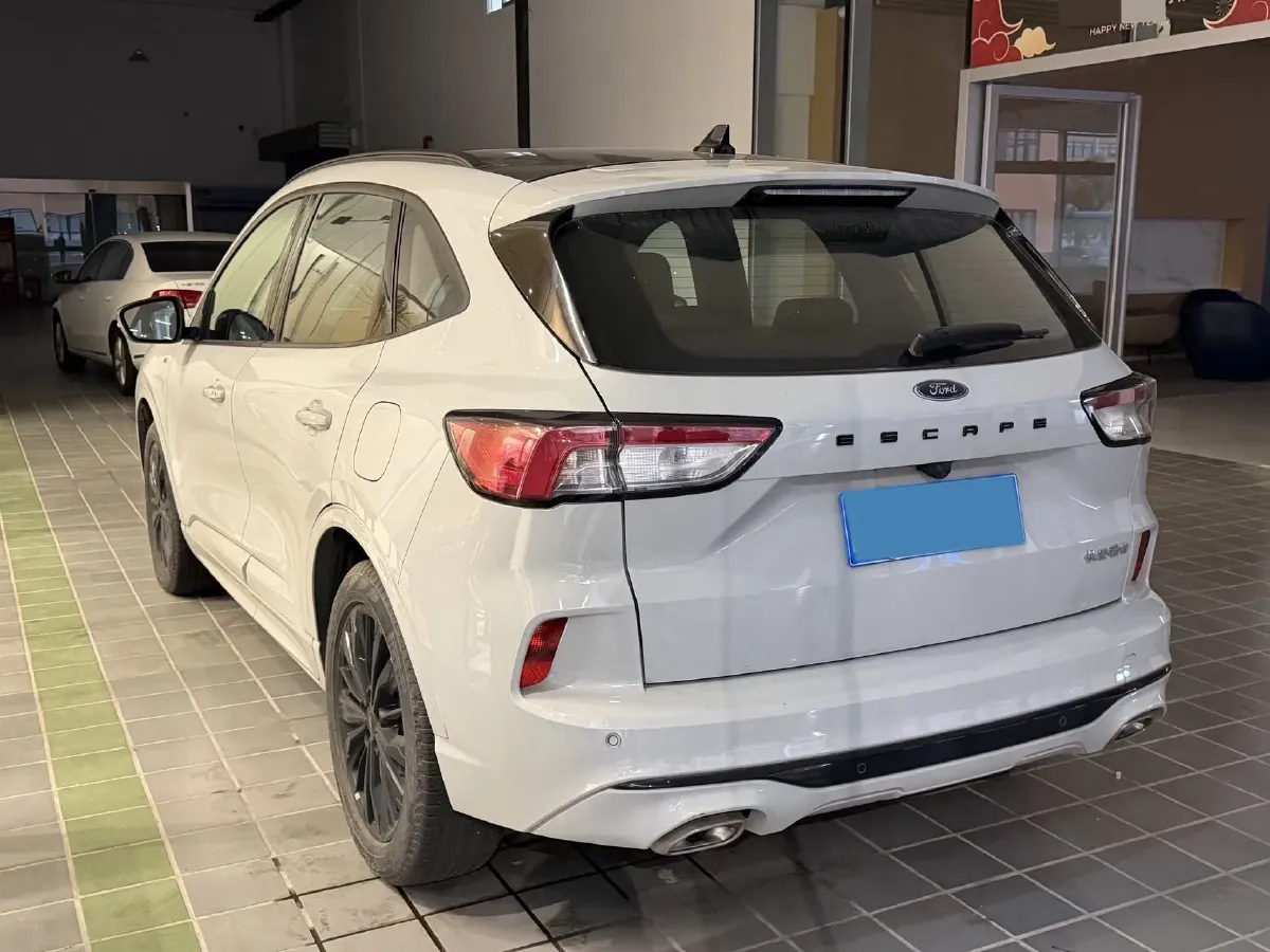 2023 Ford Escape 2.0T 248HP L4 8AT,autocango,china used car exporter,china ev exporter,chinese used car exporter,chinese used ev exporter