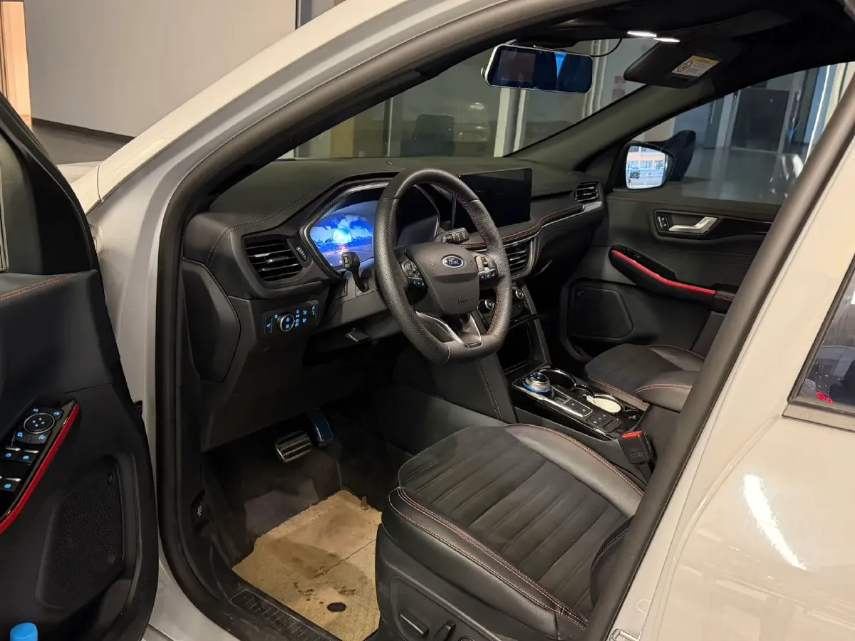 2023 Ford Escape 2.0T 248HP L4 8AT,autocango,china used car exporter,china ev exporter,chinese used car exporter,chinese used ev exporter