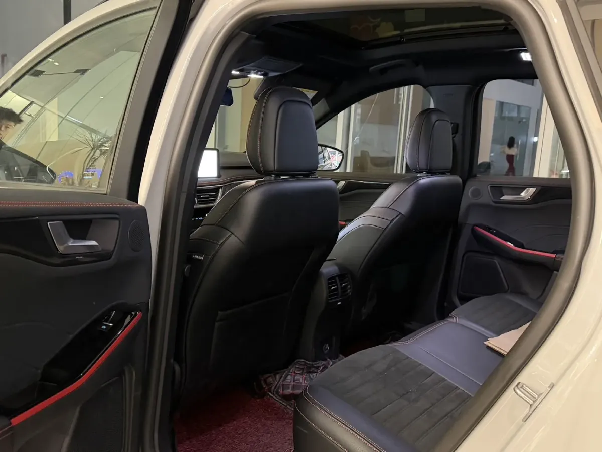 2023 Ford Escape 2.0T 248HP L4 8AT,autocango,china used car exporter,china ev exporter,chinese used car exporter,chinese used ev exporter