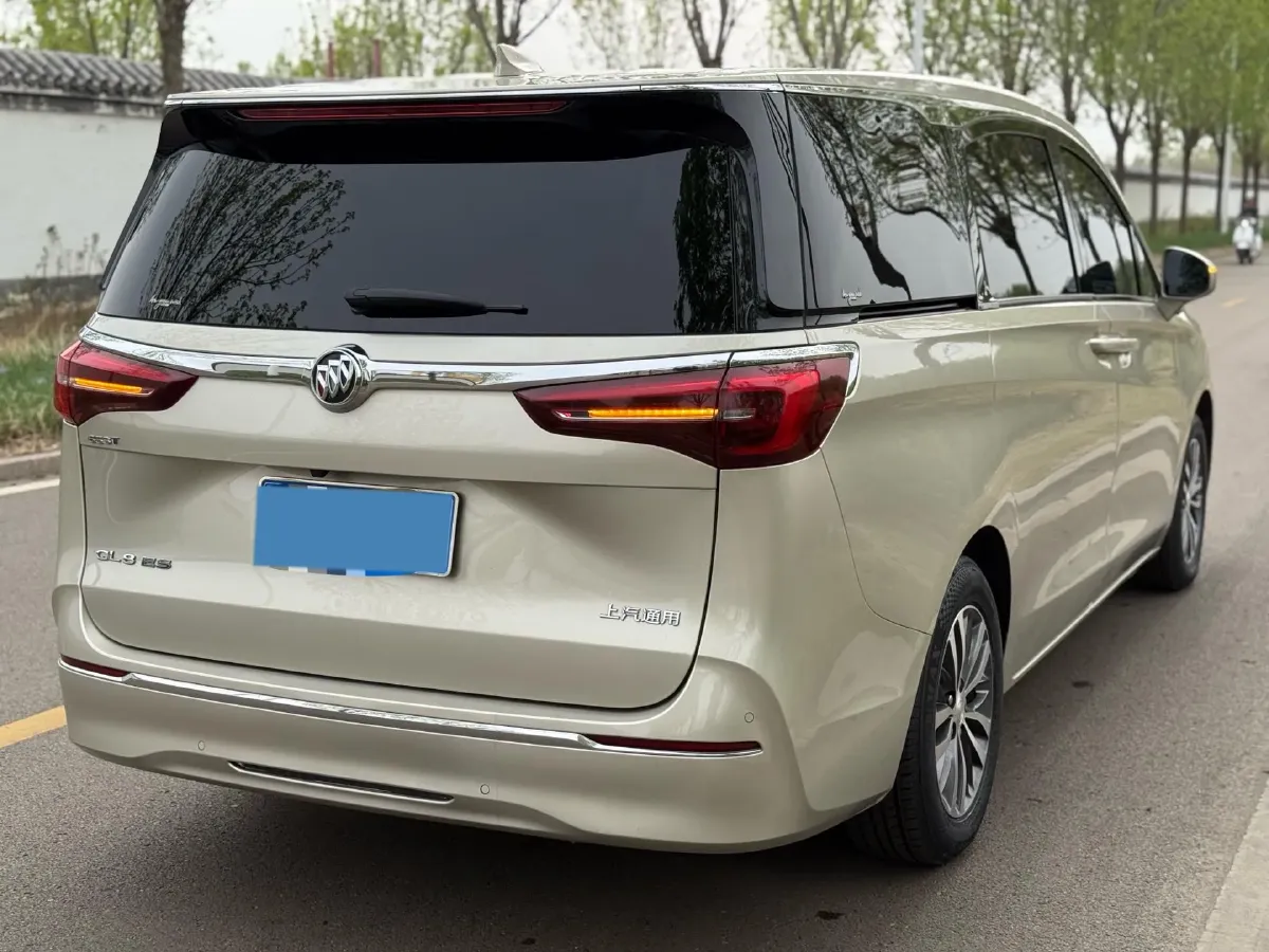 2022 Buick GL8 2.0T 237HP L4 9AT,autocango,china used car exporter,china ev exporter,chinese used car exporter,chinese used ev exporter