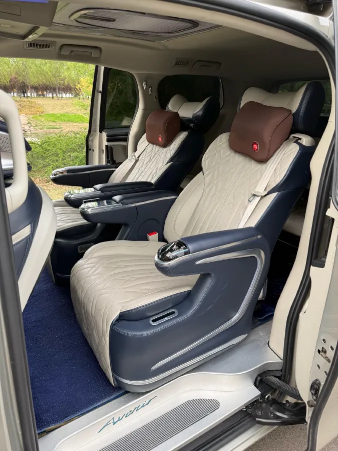 2022 Buick GL8 2.0T 237HP L4 9AT,autocango,china used car exporter,china ev exporter,chinese used car exporter,chinese used ev exporter