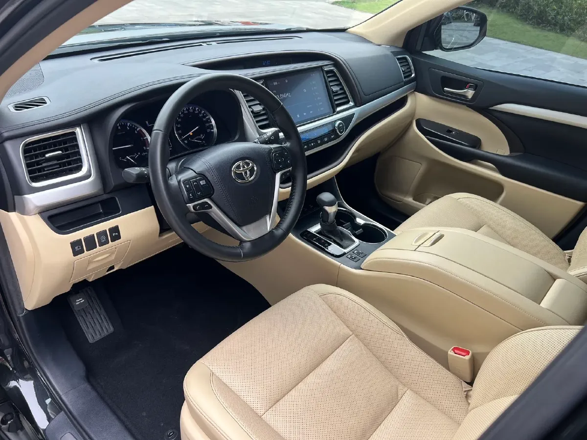 2021 Toyota Highlander 2.0T 220HP L4 6AT,autocango,china used car exporter,china ev exporter,chinese used car exporter,chinese used ev exporter