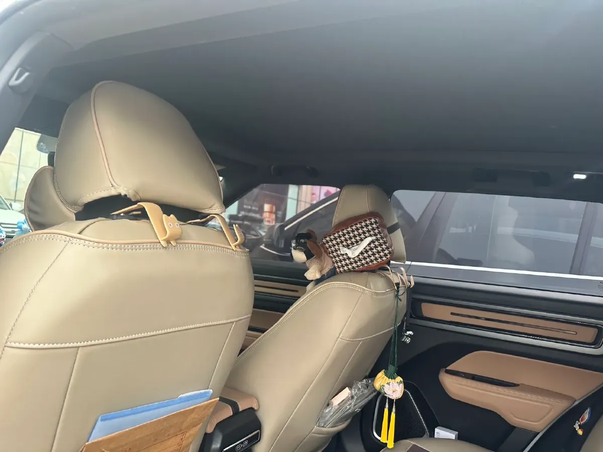 2023 Geely ICON 1.5T 181HP L4 7DCT,autocango,china used car exporter,china ev exporter,chinese used car exporter,chinese used ev exporter