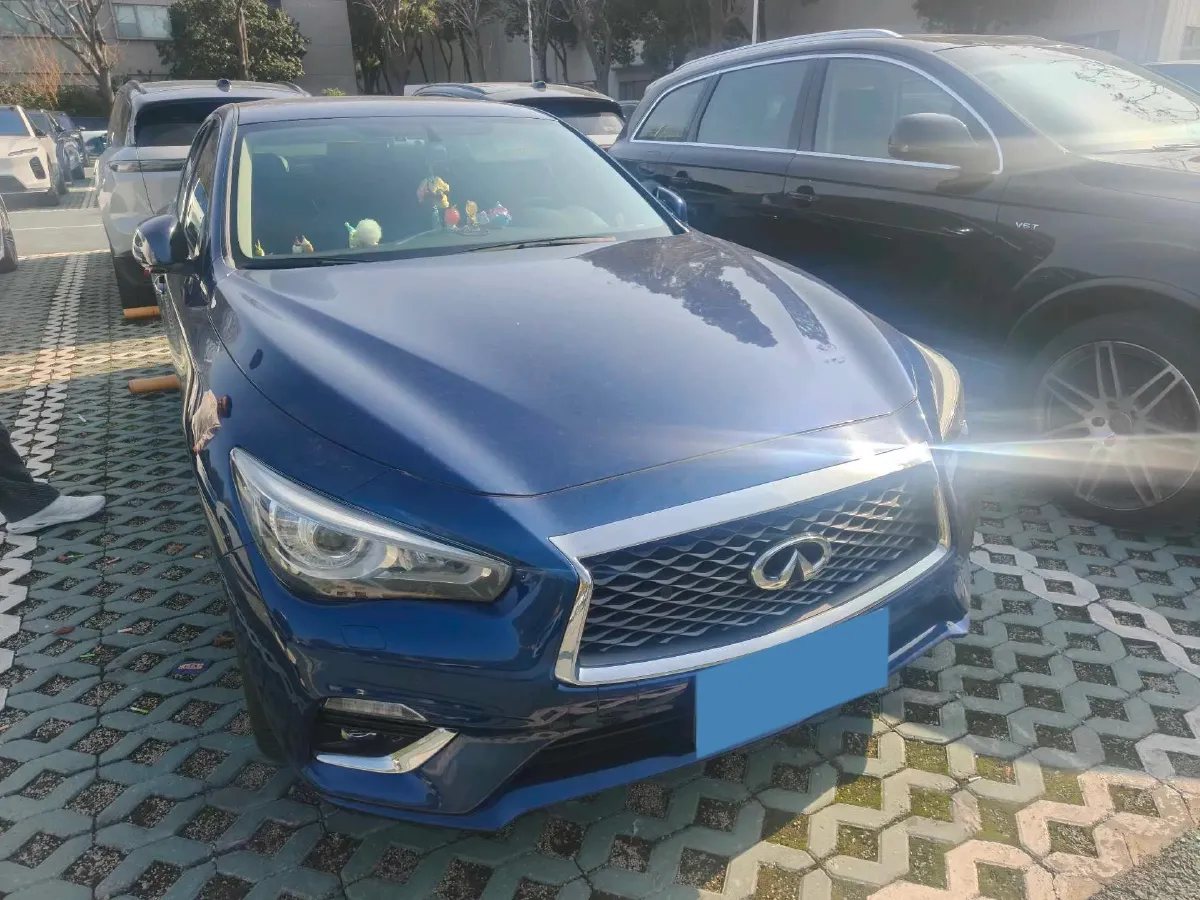 2018 Jeep Grand Commander 2.0T 265HP L4 9AT,autocango,china used car exporter,china ev exporter,chinese used car exporter,chinese used ev exporter