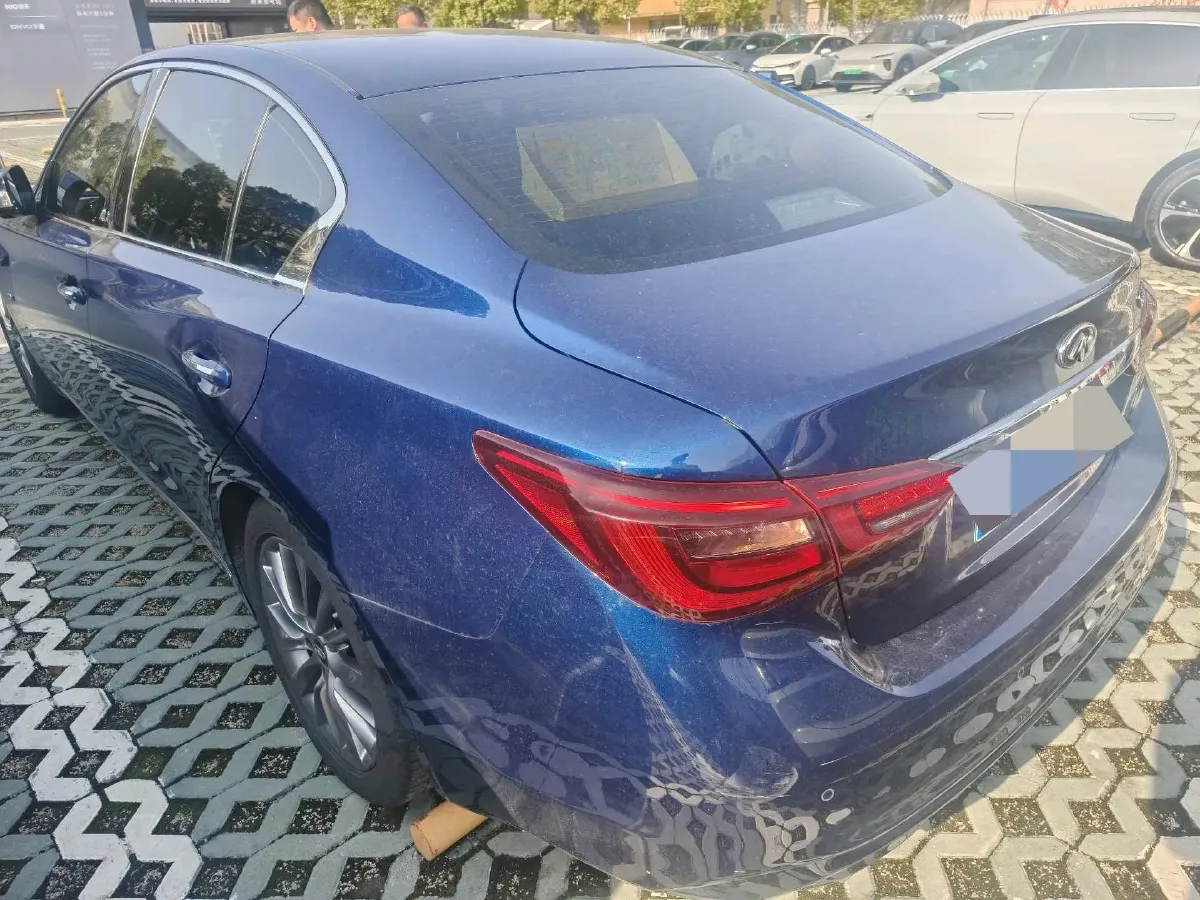 2018 Jeep Grand Commander 2.0T 265HP L4 9AT,autocango,china used car exporter,china ev exporter,chinese used car exporter,chinese used ev exporter