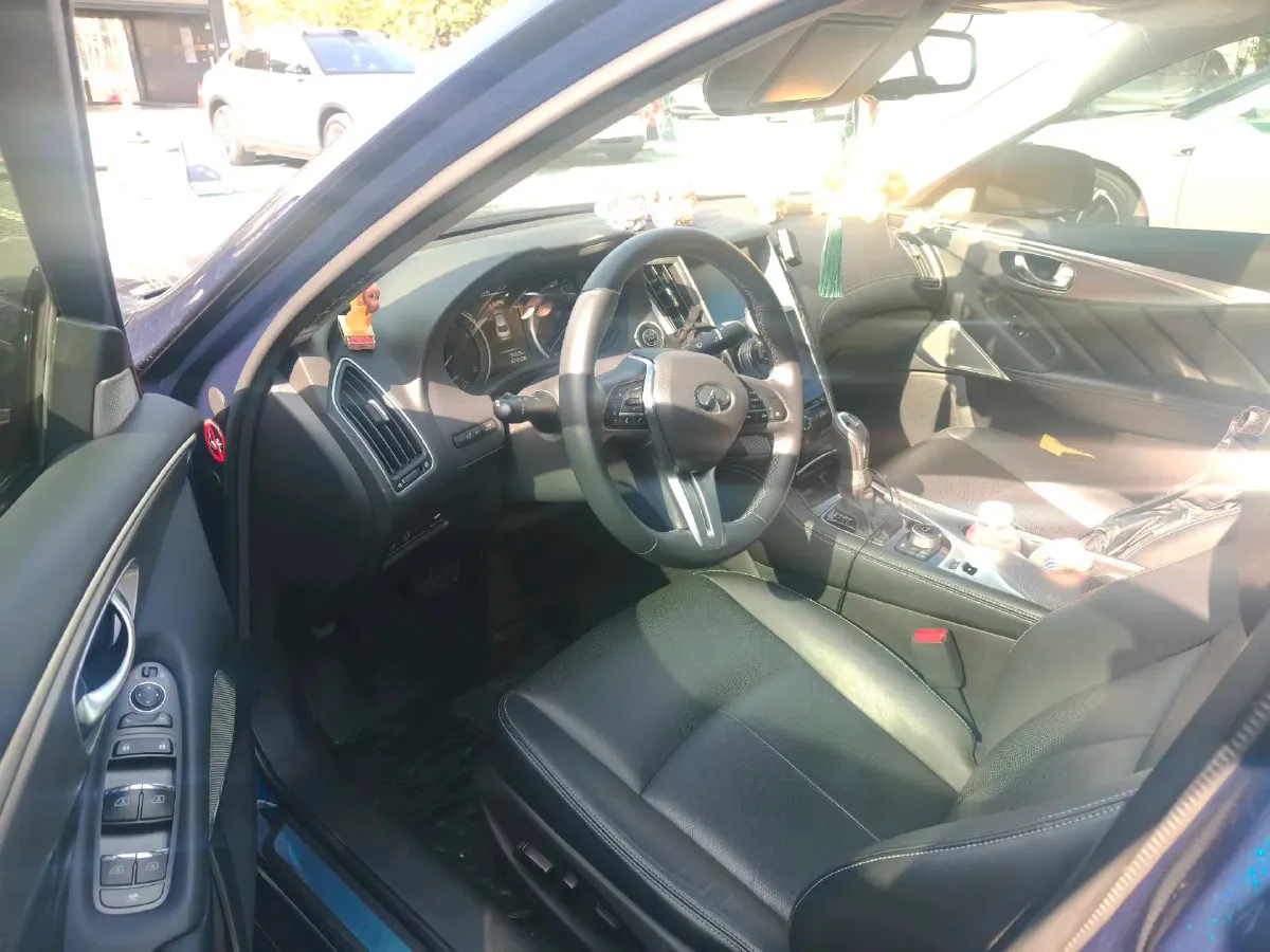 2018 Jeep Grand Commander 2.0T 265HP L4 9AT,autocango,china used car exporter,china ev exporter,chinese used car exporter,chinese used ev exporter