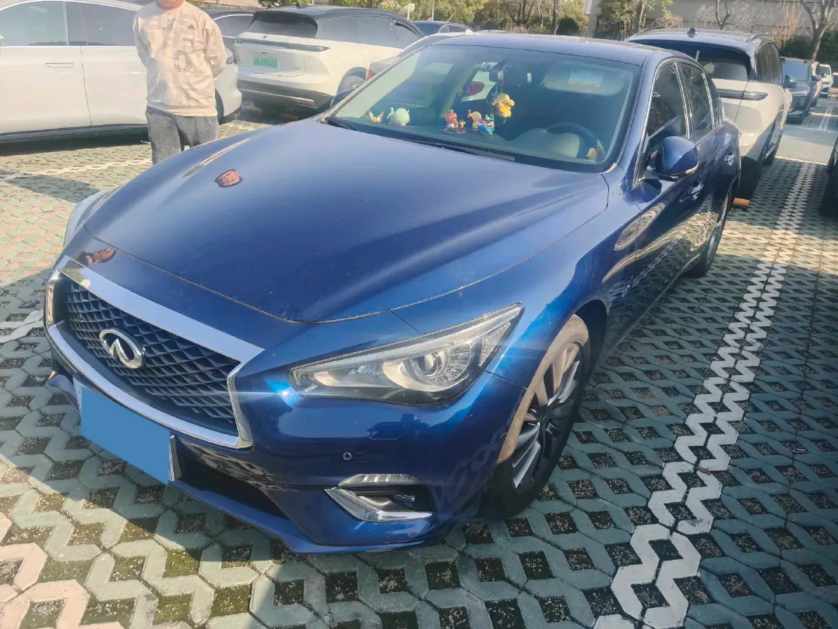 2018 Jeep Grand Commander 2.0T 265HP L4 9AT,autocango,china used car exporter,china ev exporter,chinese used car exporter,chinese used ev exporter