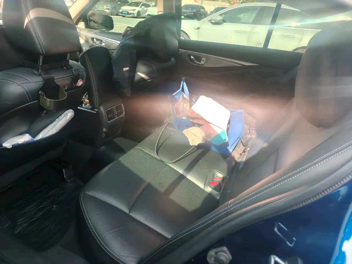 2018 Jeep Grand Commander 2.0T 265HP L4 9AT,autocango,china used car exporter,china ev exporter,chinese used car exporter,chinese used ev exporter