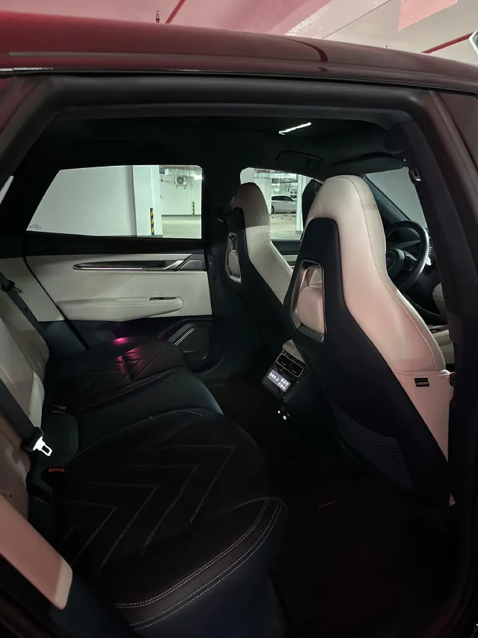 2023 Zeekr 001 BEV 100KWH,autocango,china used car exporter,china ev exporter,chinese used car exporter,chinese used ev exporter