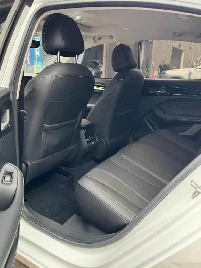 2021 Roewe i5 1.5L 120HP L4 5MT,autocango,china used car exporter,china ev exporter,chinese used car exporter,chinese used ev exporter