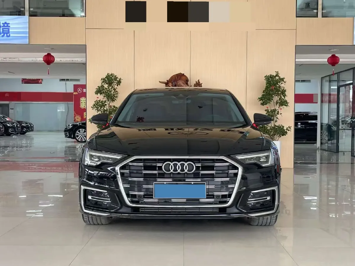 2025 Audi A6L 2.0T 245HP L4 7DCT,autocango,china used car exporter,china ev exporter,chinese used car exporter,chinese used ev exporter