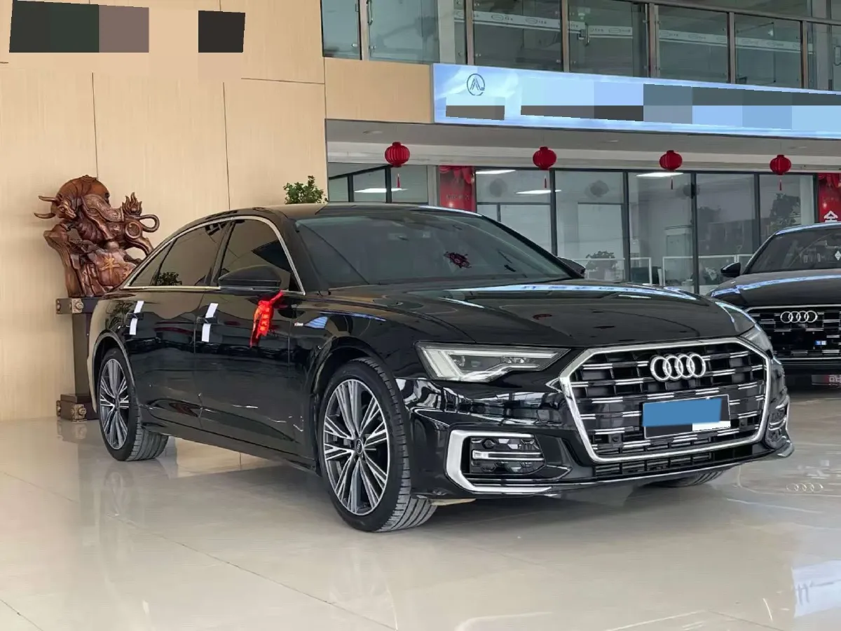 2025 Audi A6L 2.0T 245HP L4 7DCT,autocango,china used car exporter,china ev exporter,chinese used car exporter,chinese used ev exporter