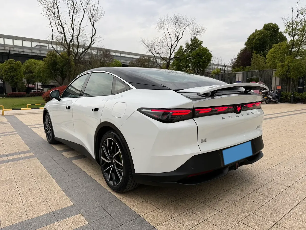 2024 ARCFOX αT5 BEV 79.2KWH,autocango,china used car exporter,china ev exporter,chinese used car exporter,chinese used ev exporter